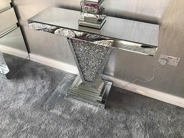 Crushed Diamond V Console Table