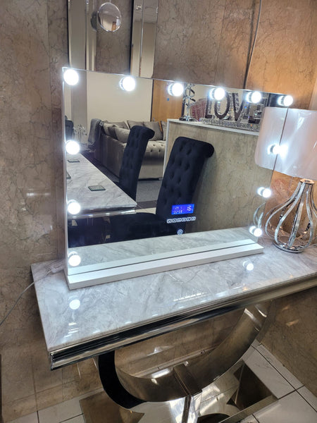 Hollywood Mirror with Bluetooth Speaker / Wall Mirror